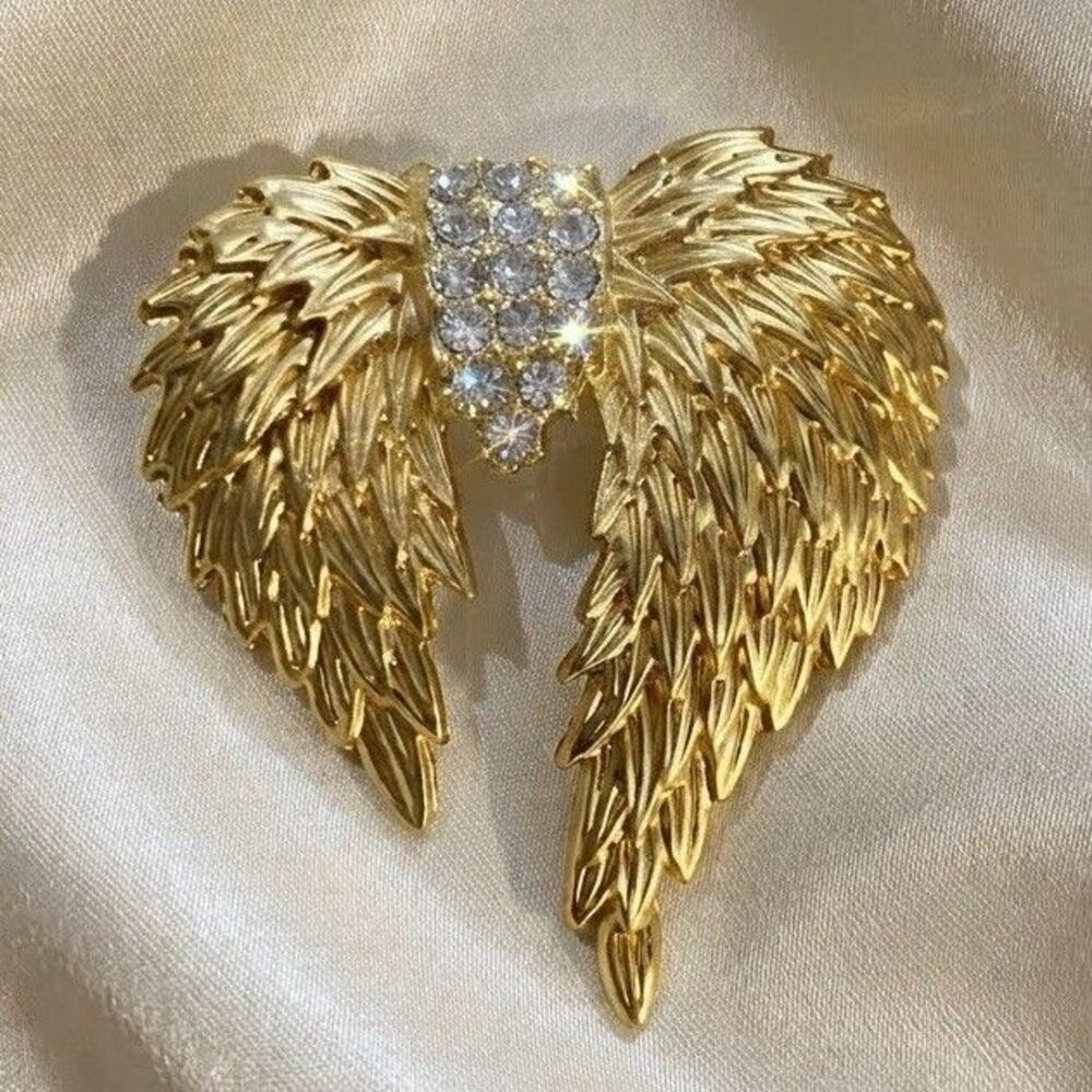 VTG Style Large Gold Tone Angel Wings Pin Brooch Rhinestones Heavenly Statement